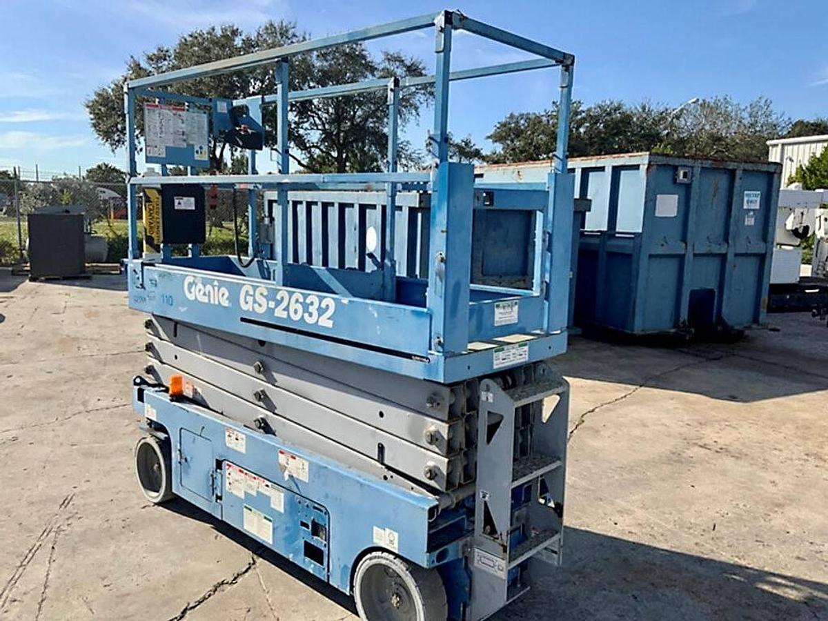 Used 2013 Genie GS-2632