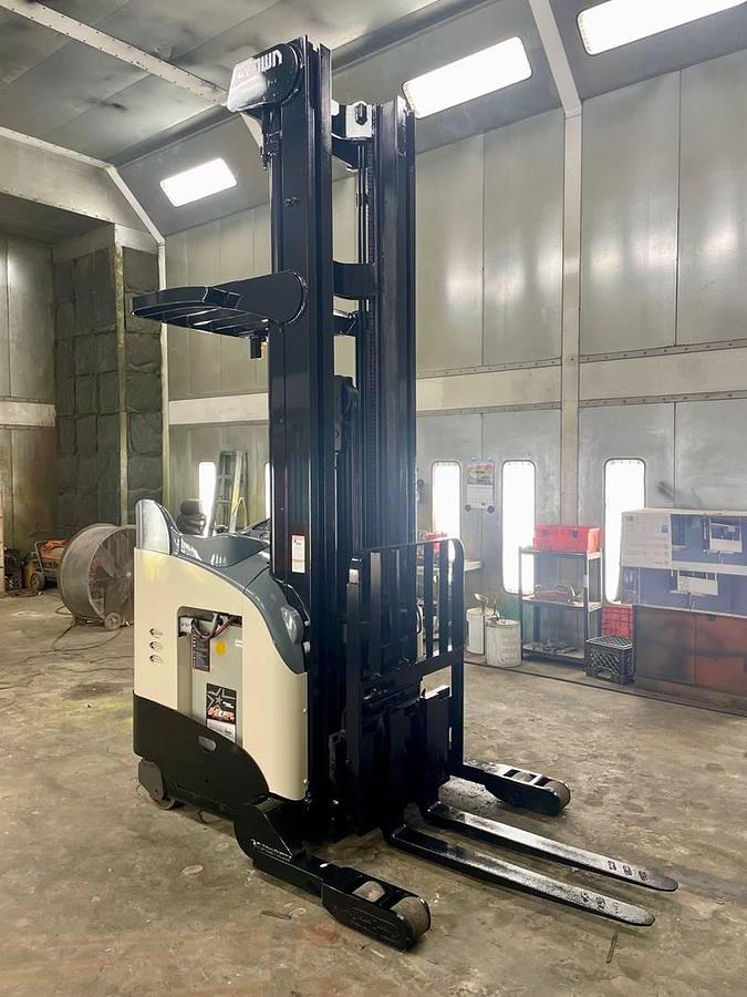 Used 2010 Crown RR5725-35