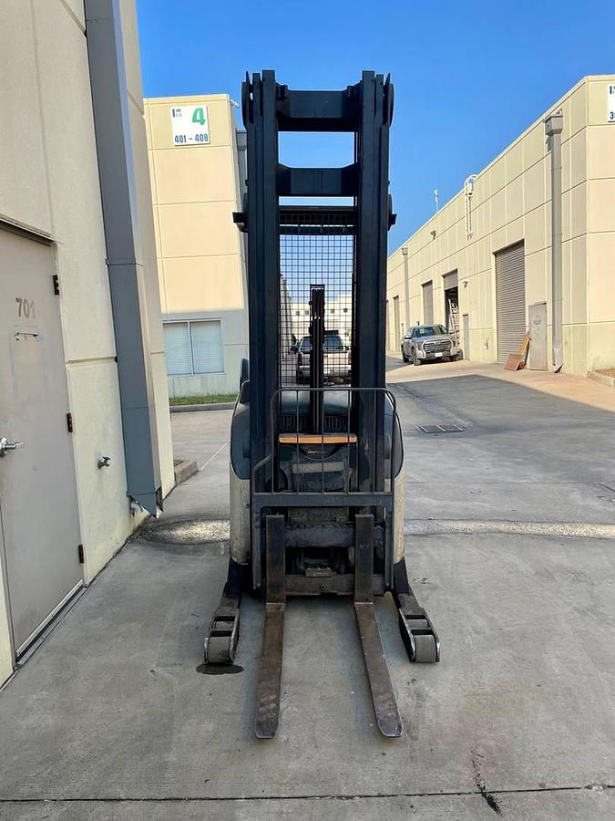 Used 2014 Crown RR5725-35