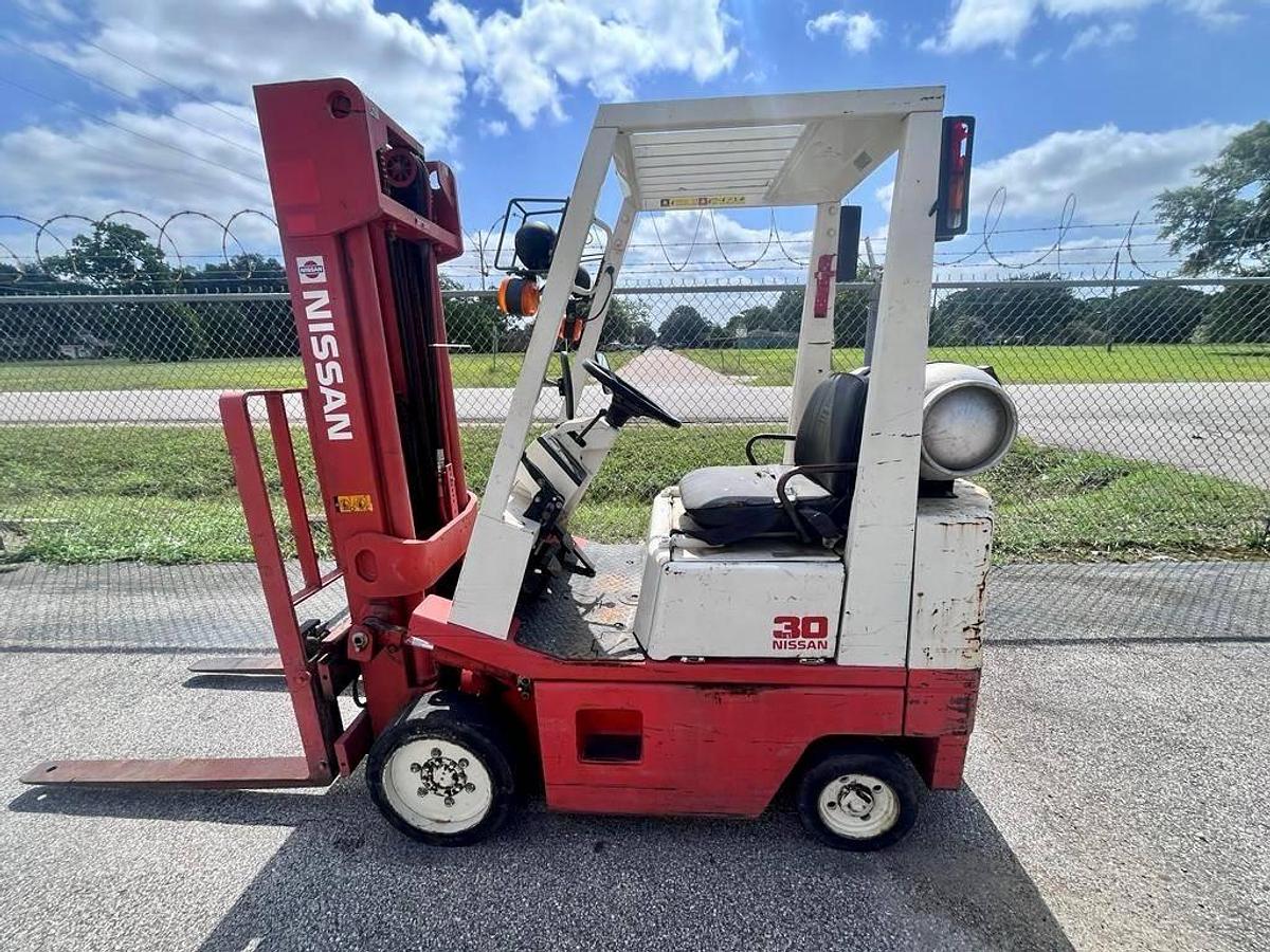 Used 1992 Nissan CPH01A15V
