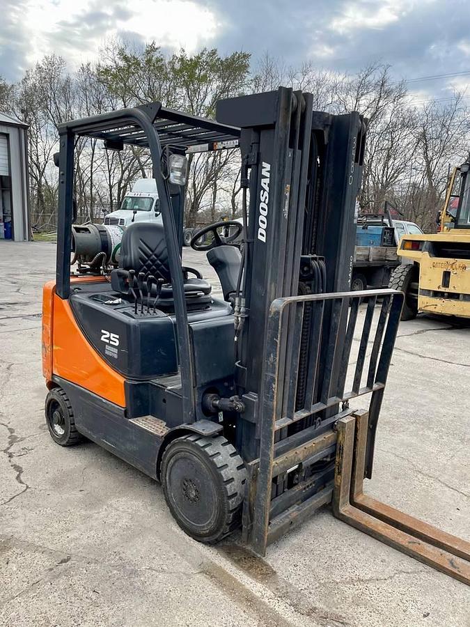 Used 2012 Doosan GC25P-5