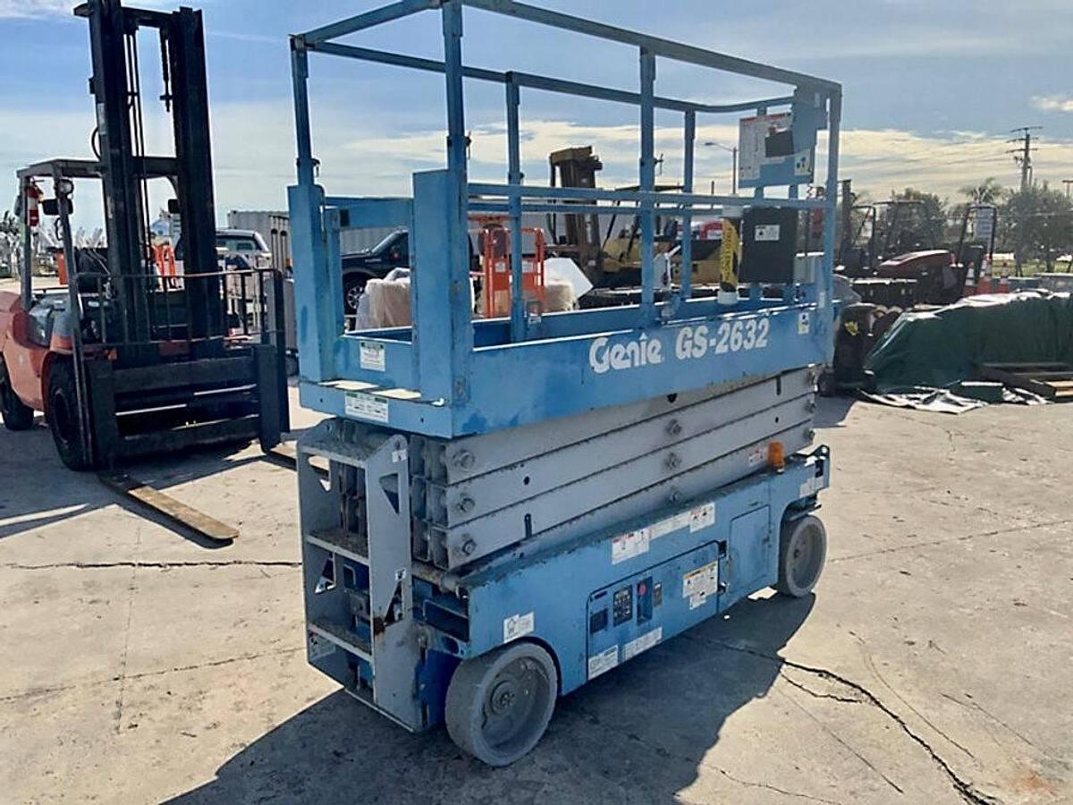 Used 2013 Genie GS-2632