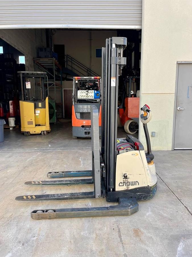 Used 2018 Crown SX3000-40
