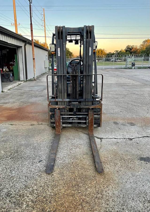 Used 2010 Doosan G25E-5
