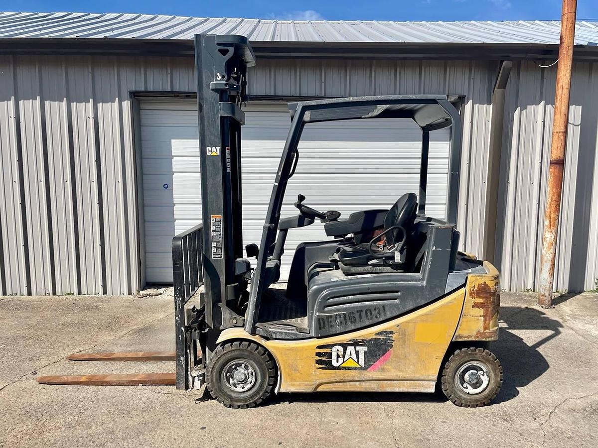 Used 2016 Cat EP3000