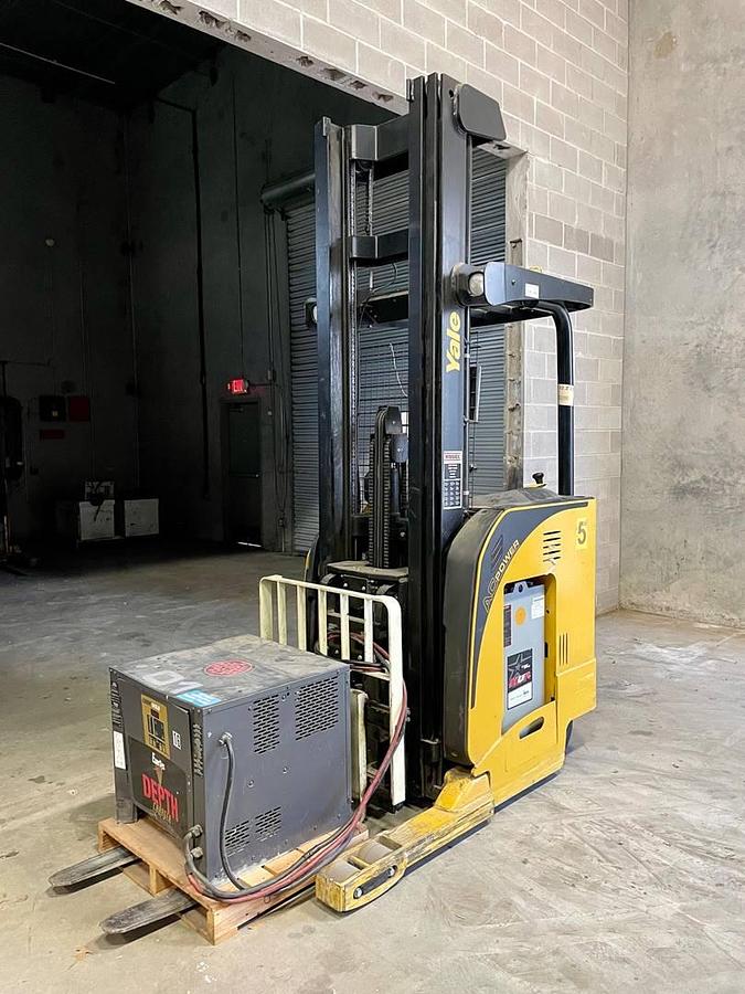 Used 2012 Yale NR035EA
