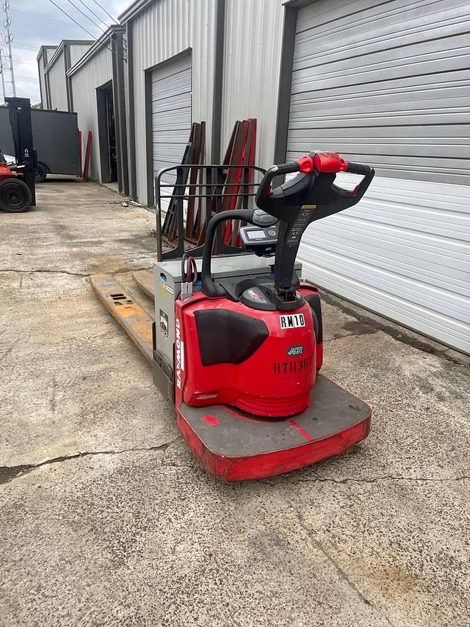 Used 2012 Raymond 8410