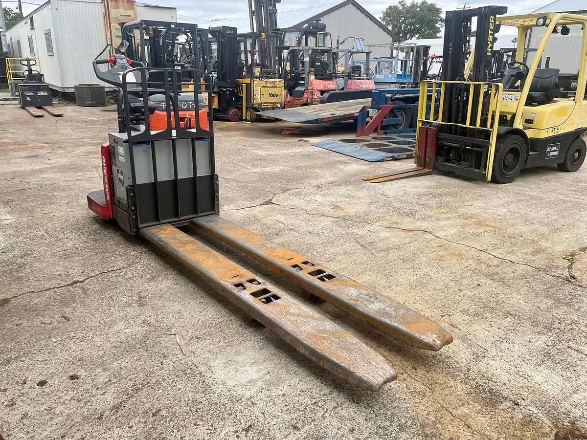 Used 2012 Raymond 8410