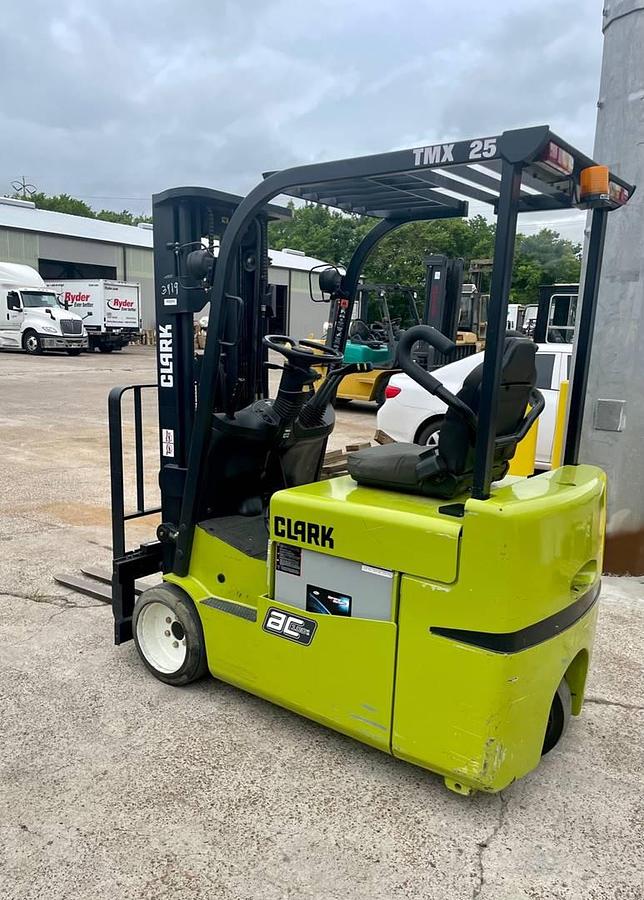 Used 2006 Clark TMX25