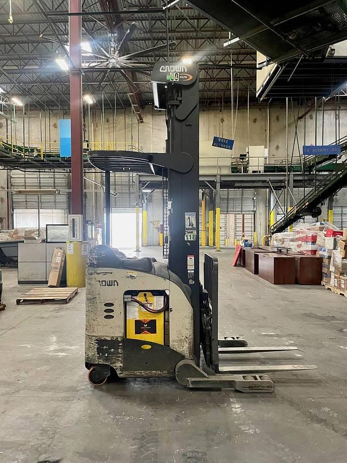 Used 2009 Crown RR5725-45