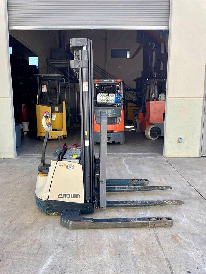 Used 2018 Crown SX3000-40
