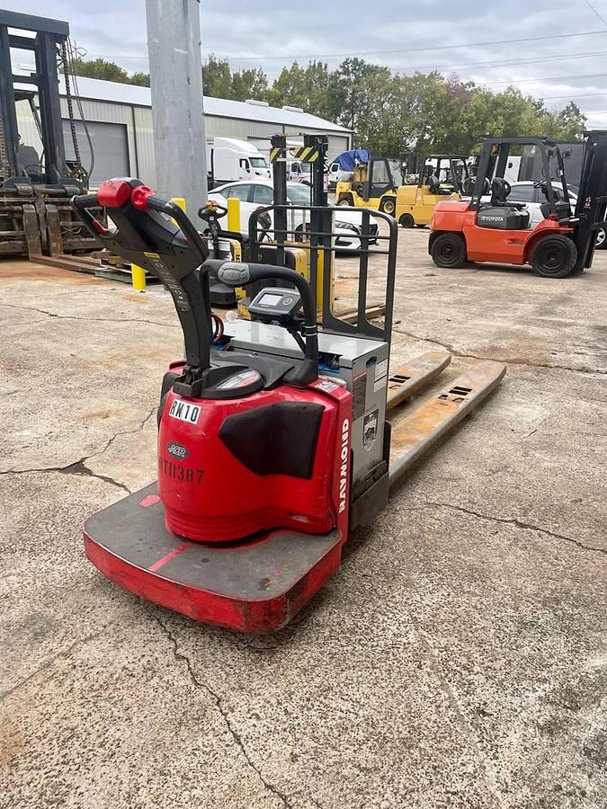 Used 2012 Raymond 8410