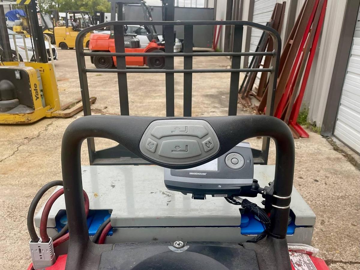 Used 2012 Raymond 8410