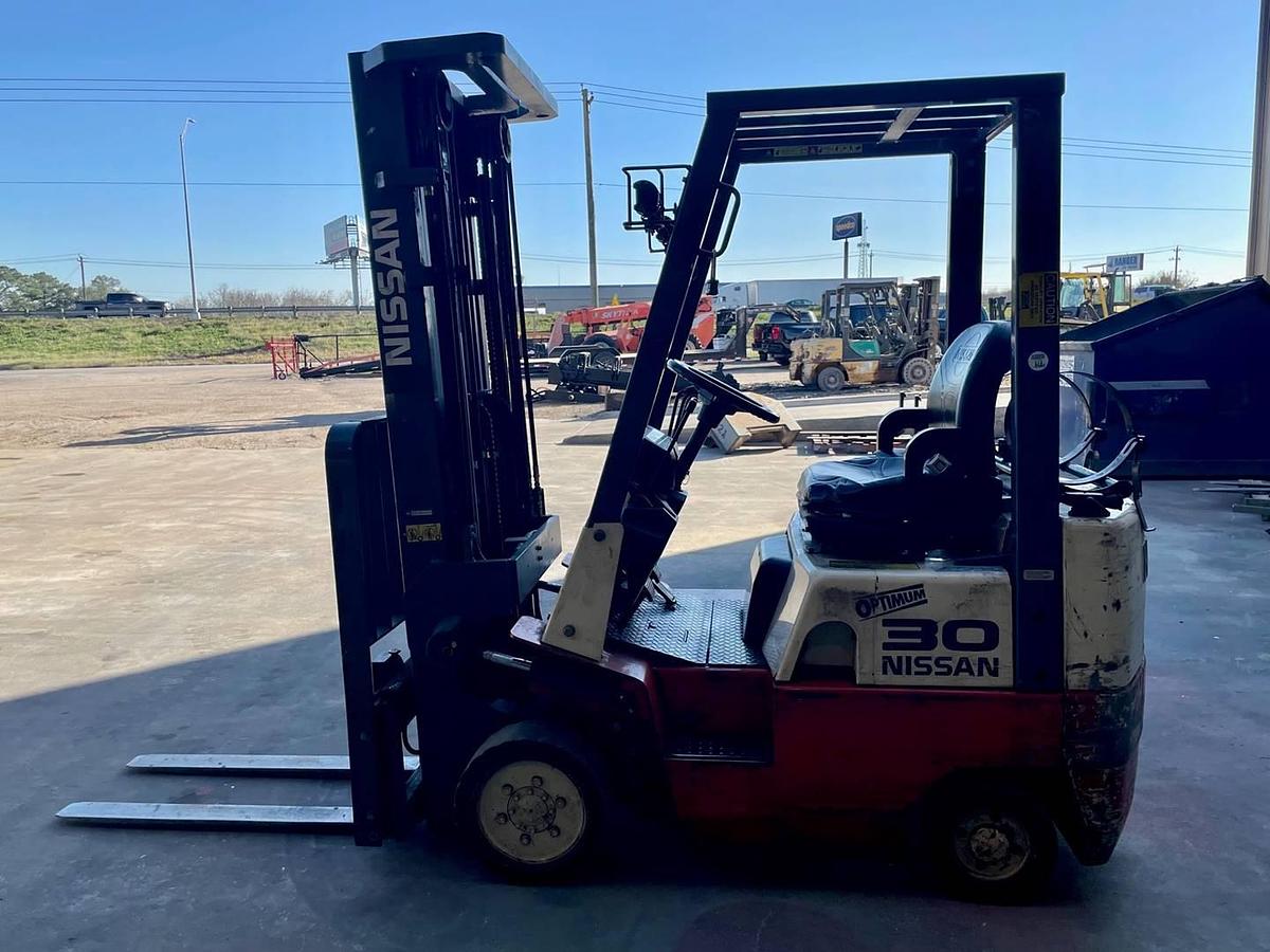 Used 2000 Nissan JC30
