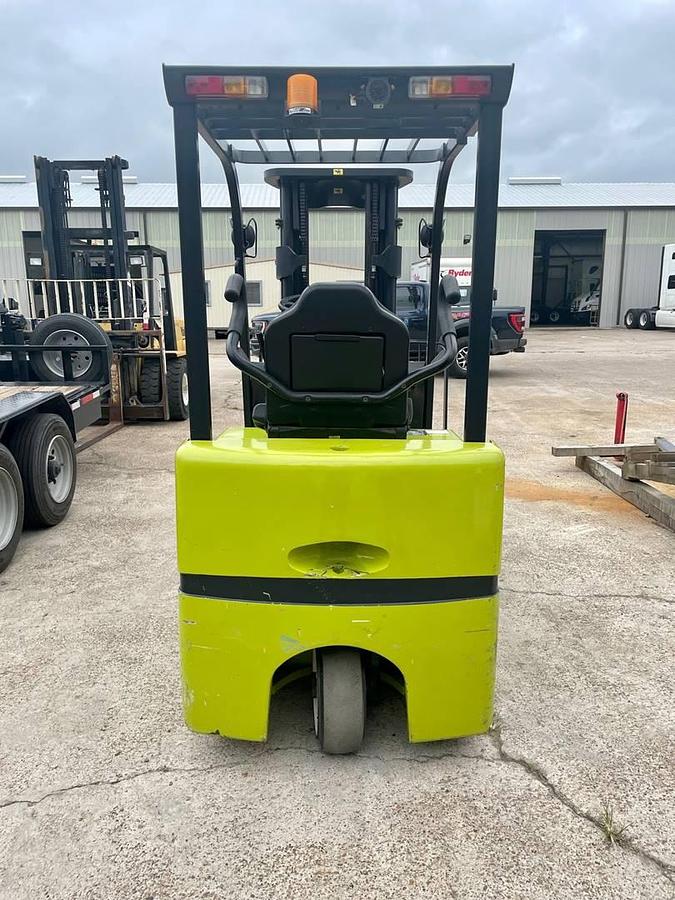 Used 2006 Clark TMX25