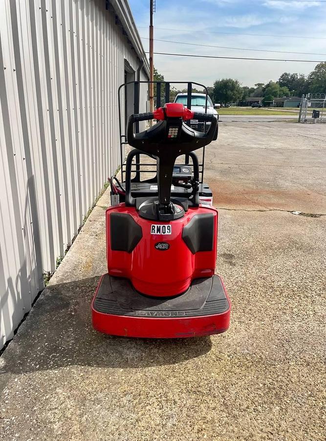 Used 2020 Raymond 8410