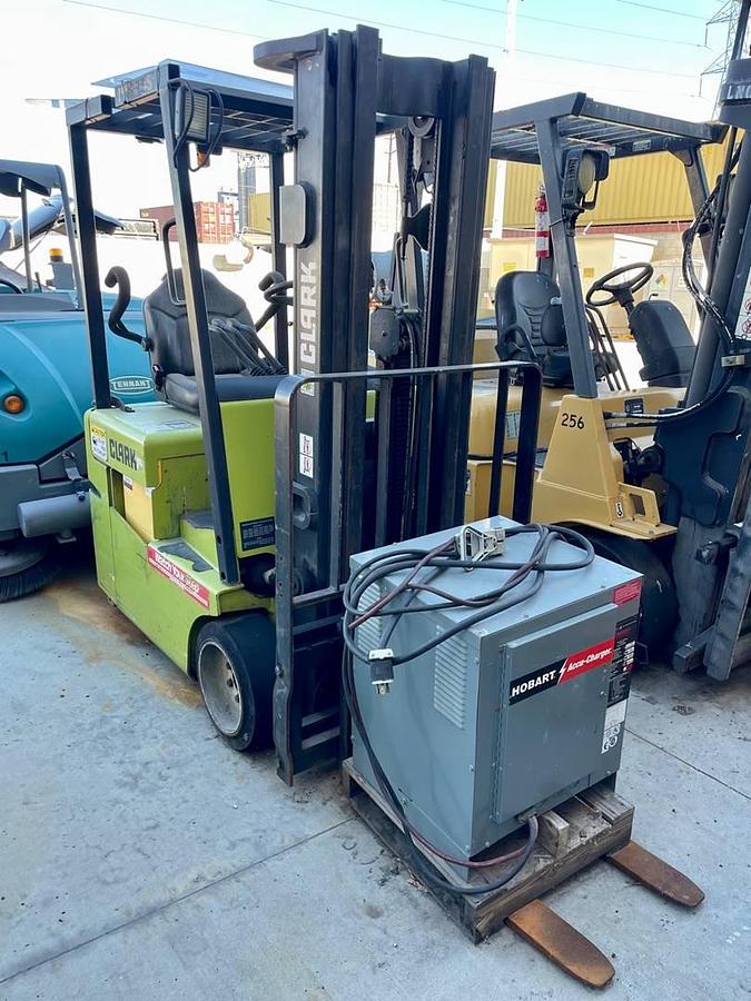 Used 2001 Clark TMG15S