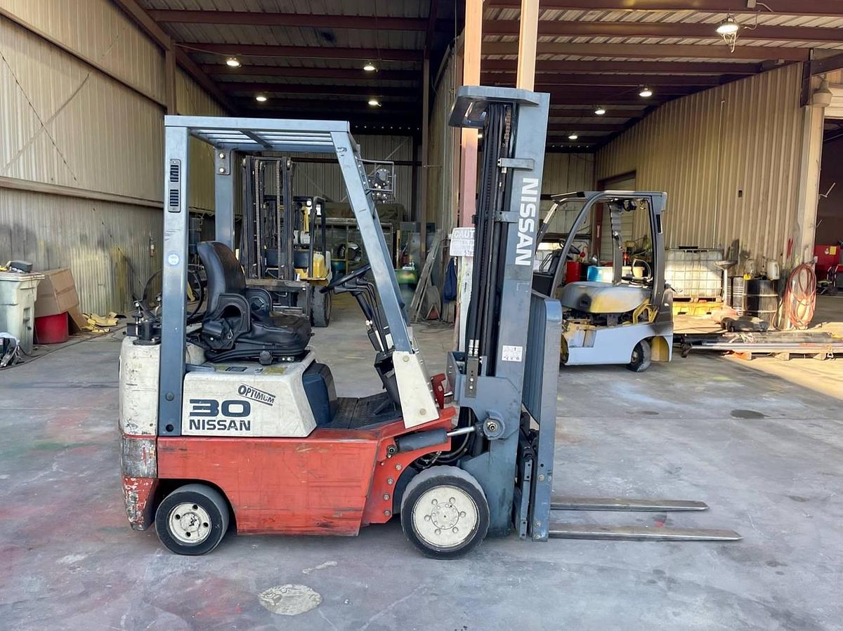 Used 2000 Nissan JC30