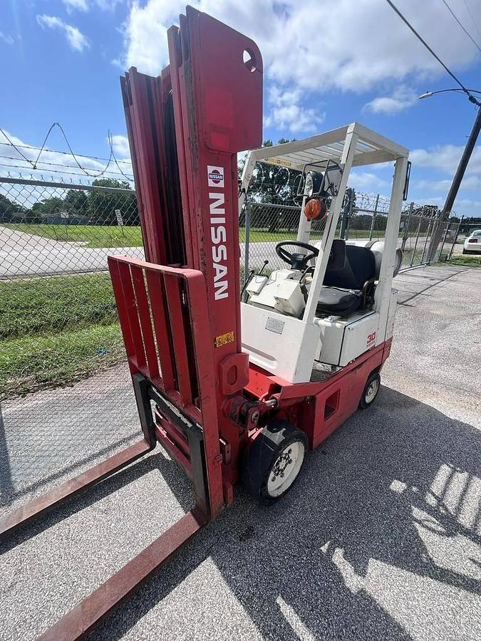 Used 1992 Nissan CPH01A15V