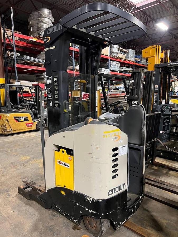 Used 2004 Crown RR5210-40