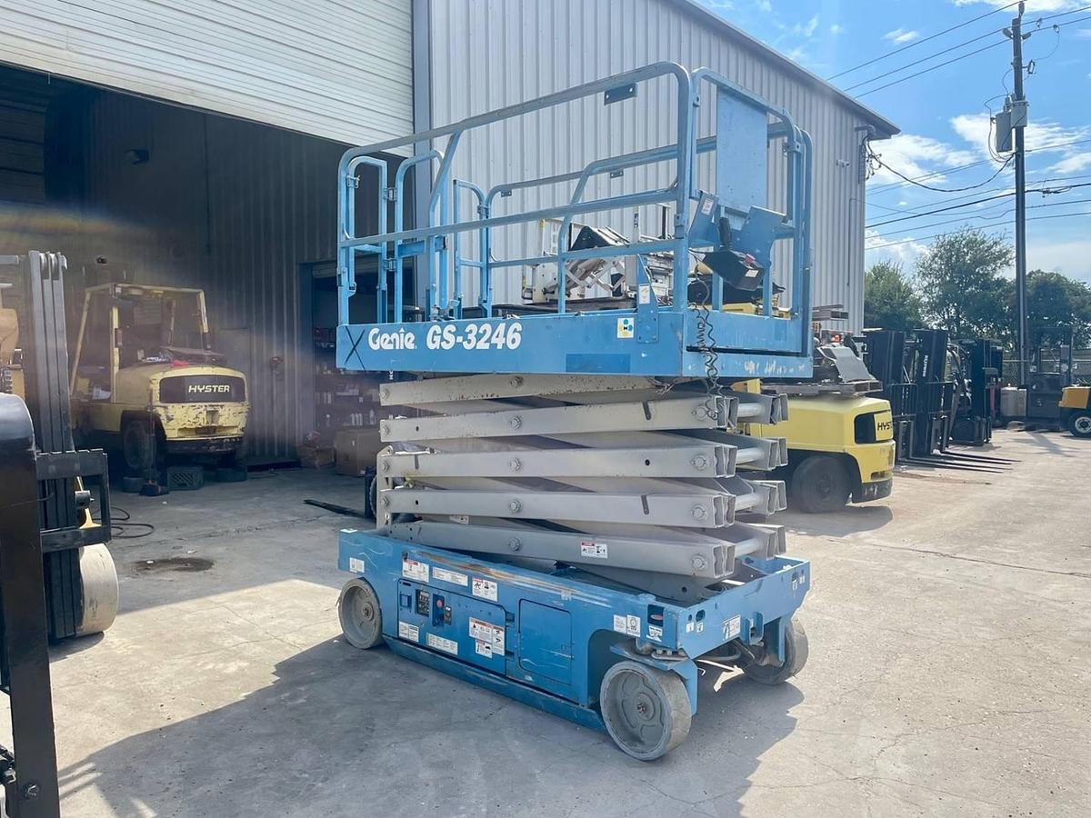 Used 2014 Genie GS-3246