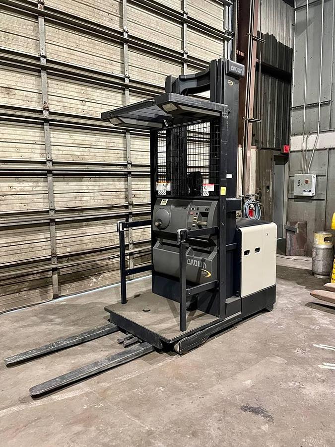 Used 2003 Crown SP3210-30