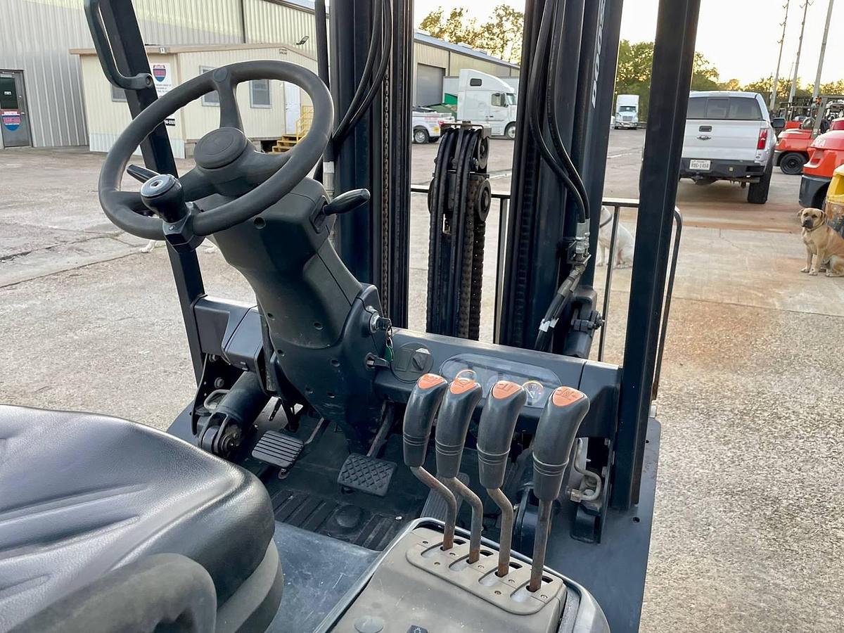 Used 2010 Doosan G25E-5