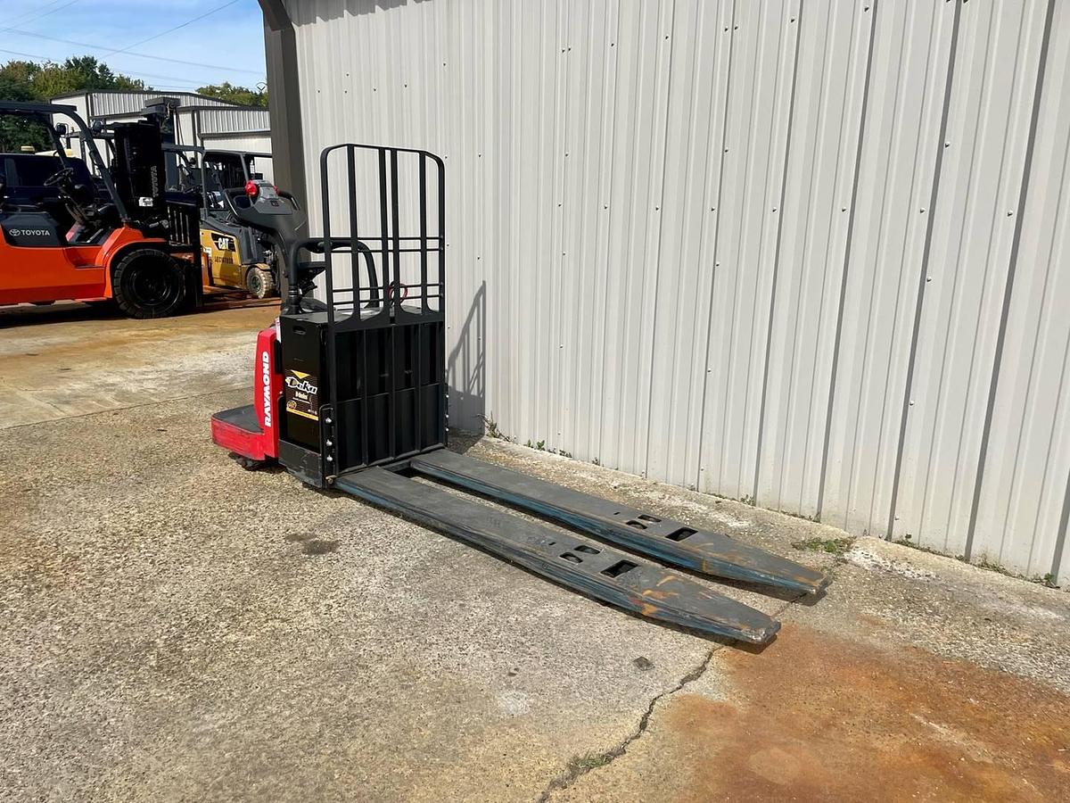 Used 2020 Raymond 8410
