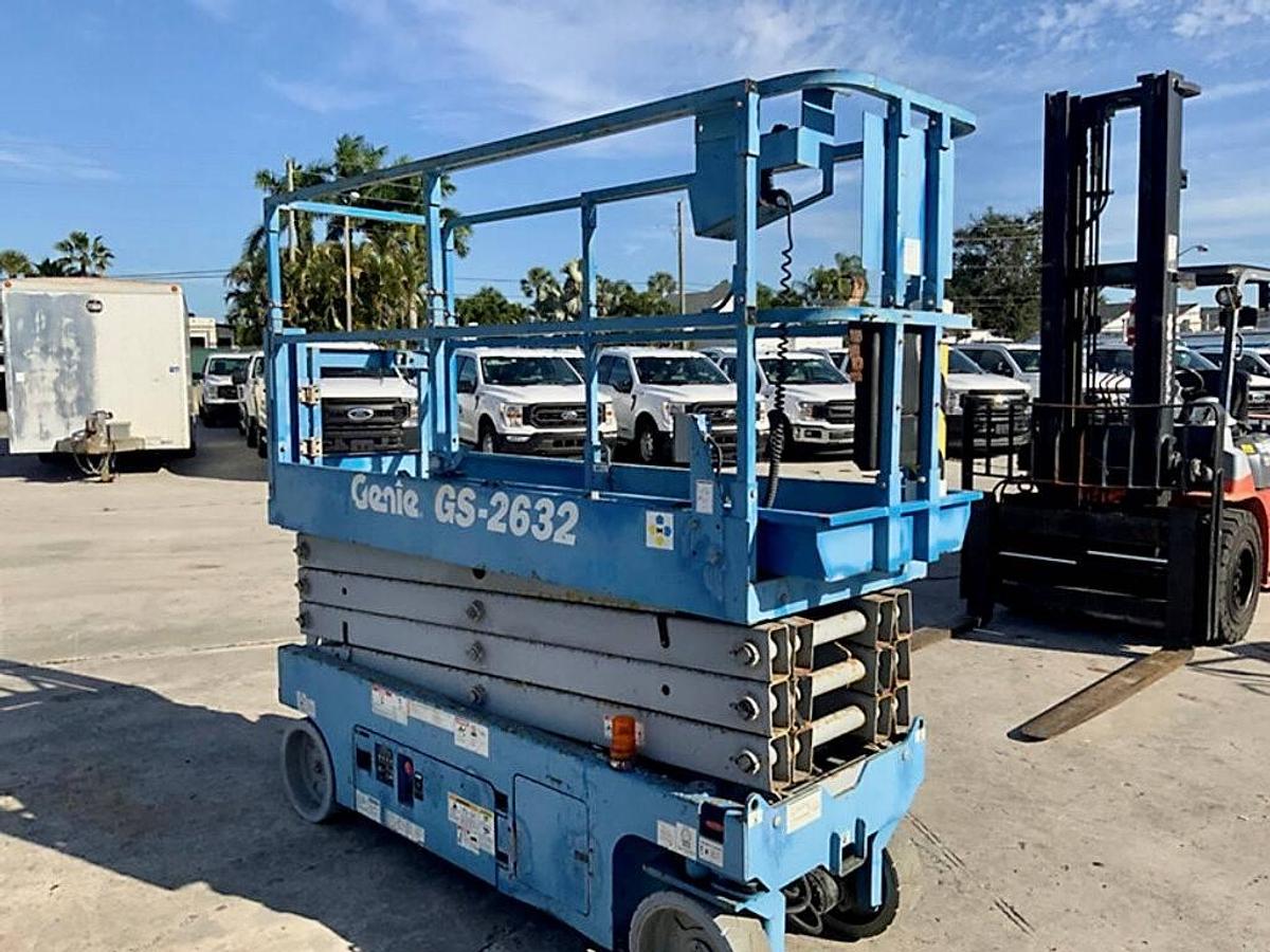 Used 2013 Genie GS-2632