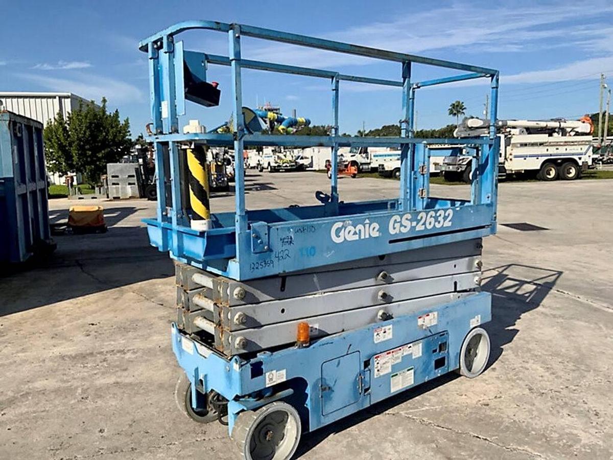 Used 2013 Genie GS-2632
