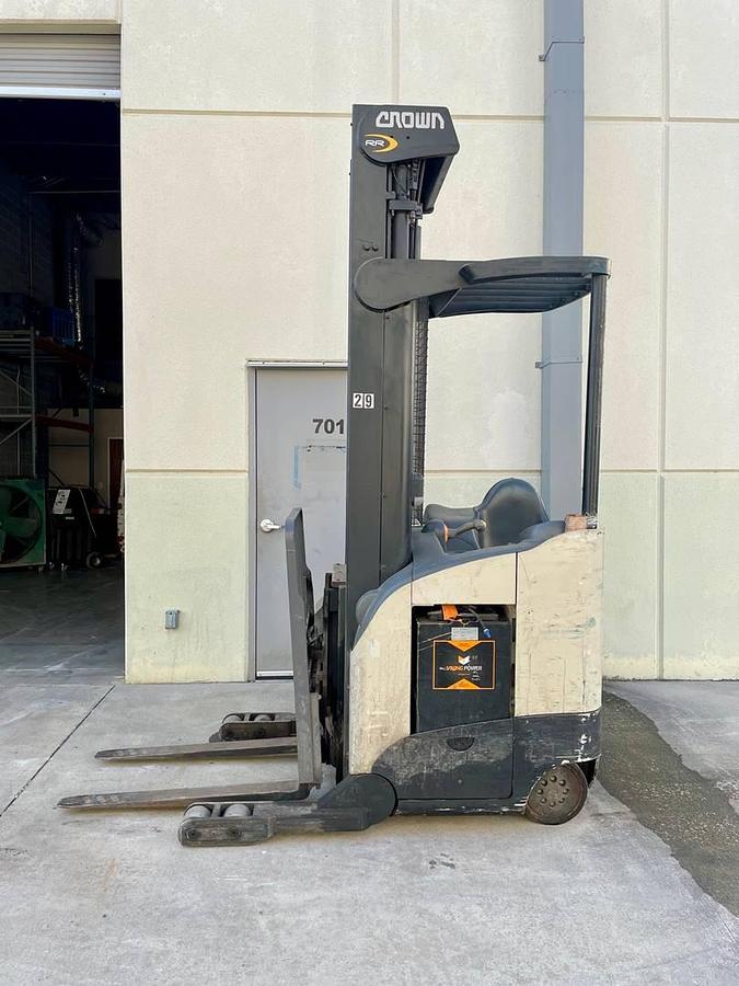 Used 2014 Crown RR5725-35