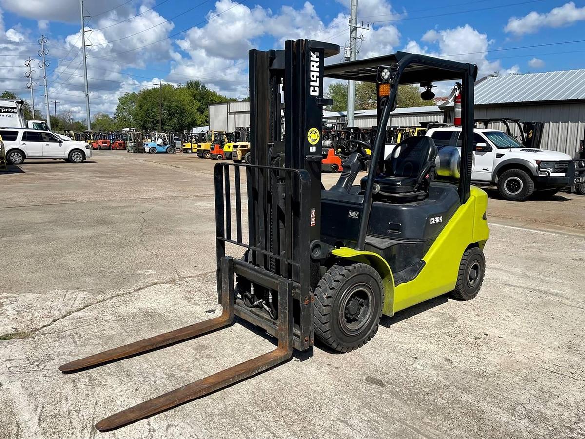 Used 2018 Clark S25L