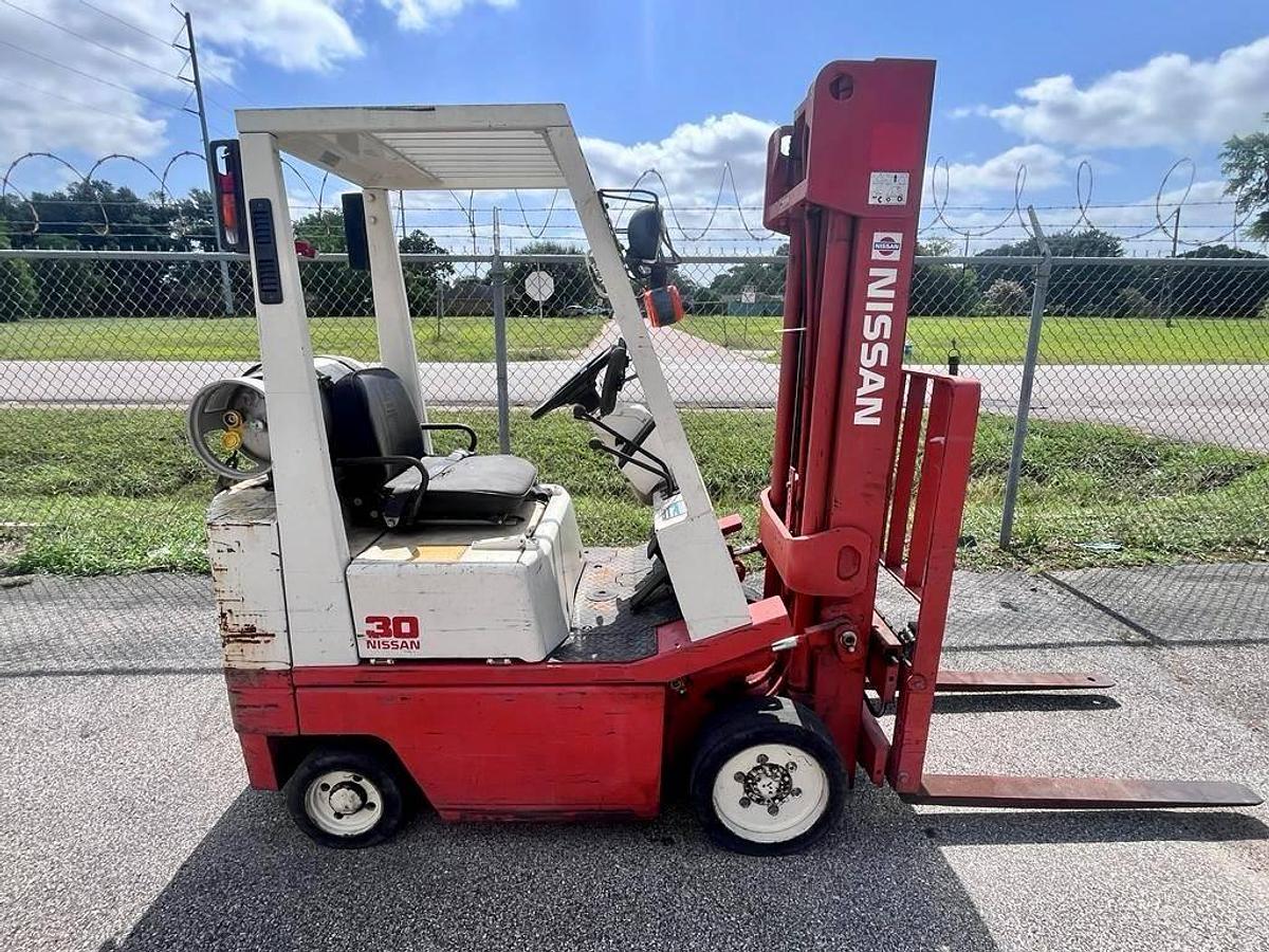 Used 1992 Nissan CPH01A15V