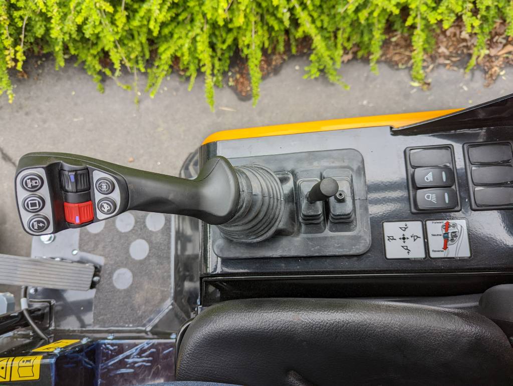 2022 GiANT G2200E X-tra