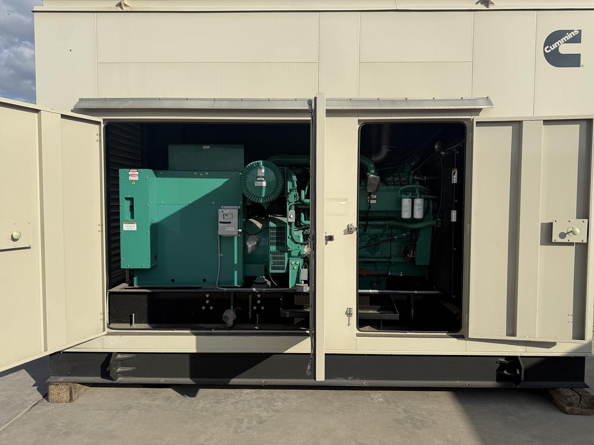 Used 2015 CUMMINS 500GFGB STATIONARY GENERATOR