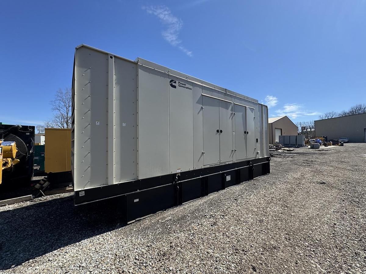 Used 1000KW CUMMINS DQFAD DIESEL GENERATOR