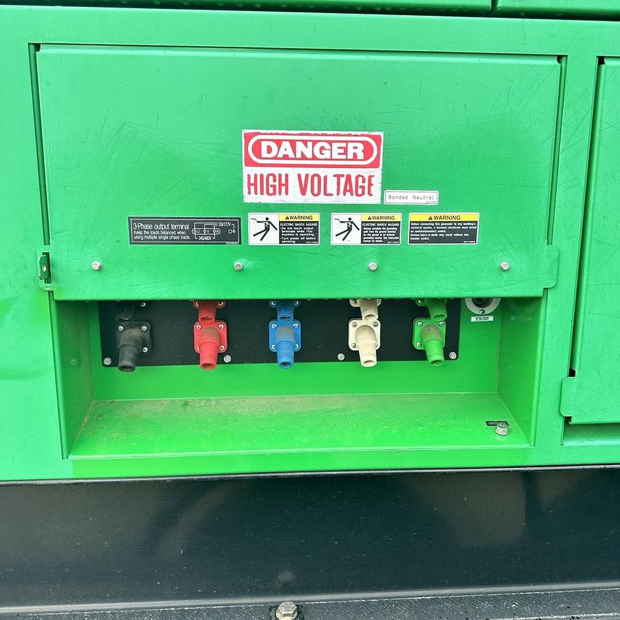 Used 320KW MULTIQUIP DCA400SSIU4F DIESEL GENERATOR