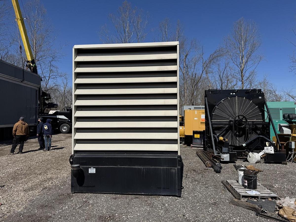 Used 1000KW CUMMINS DQFAD DIESEL GENERATOR