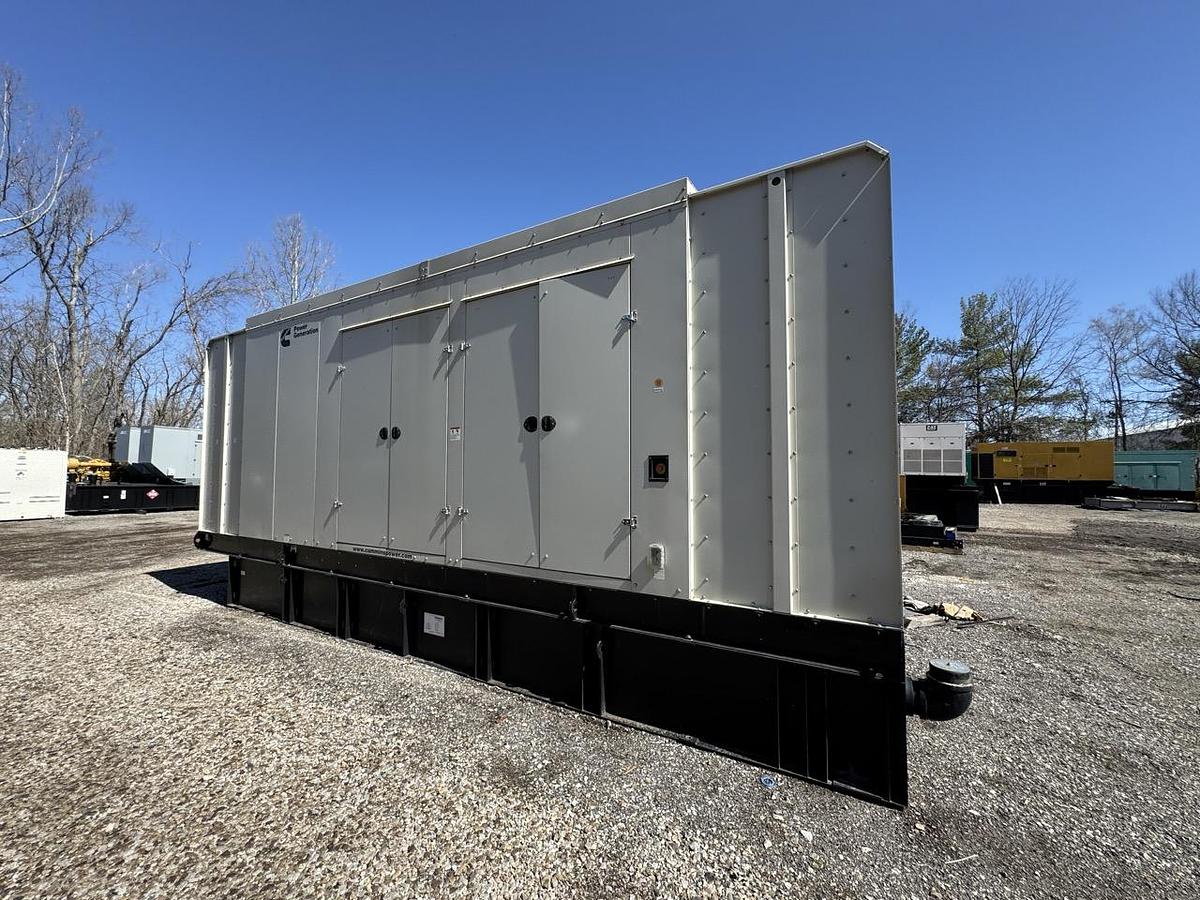 Used 1000KW CUMMINS DQFAD DIESEL GENERATOR