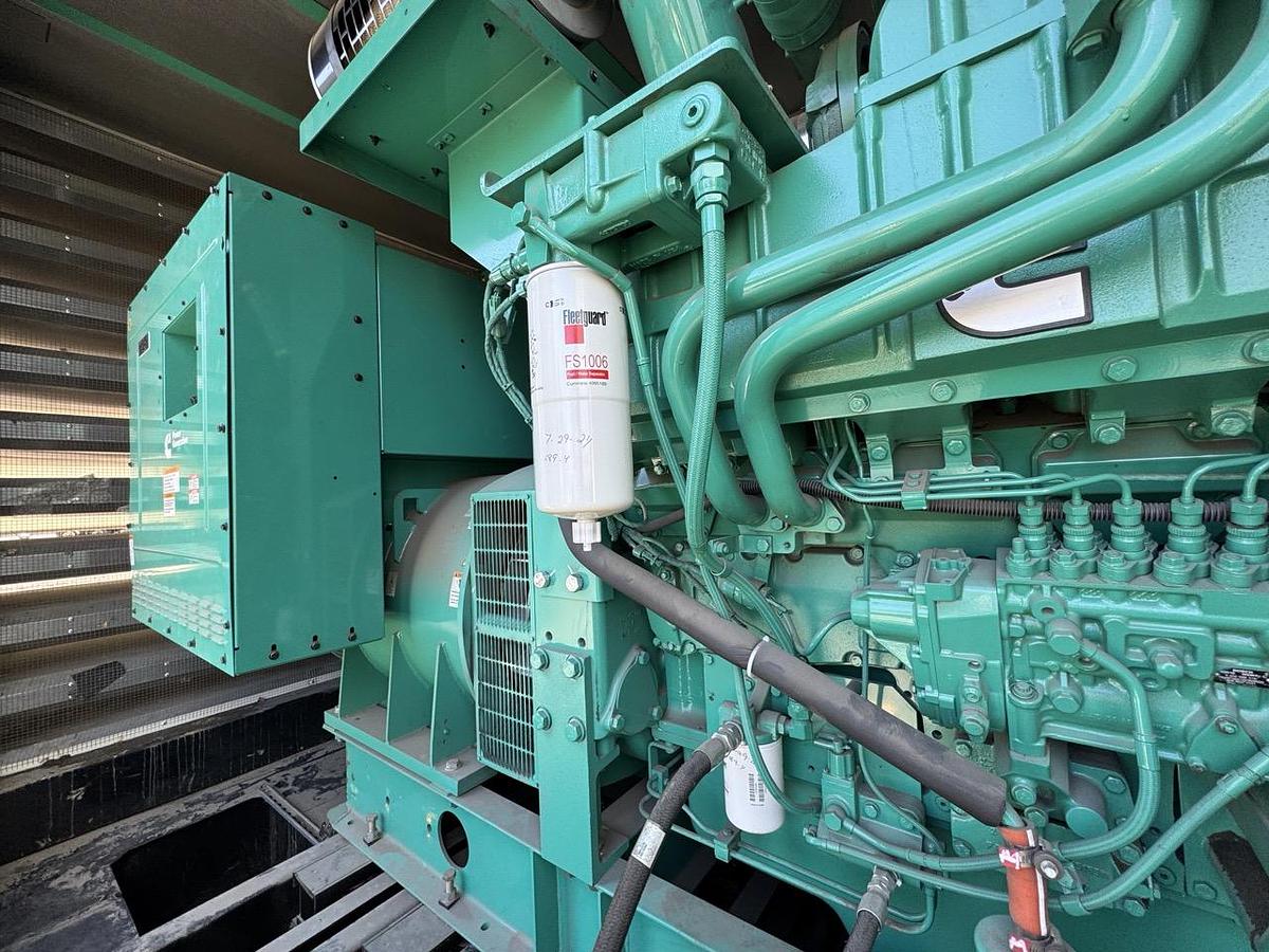 Used 1000KW CUMMINS DQFAD DIESEL GENERATOR