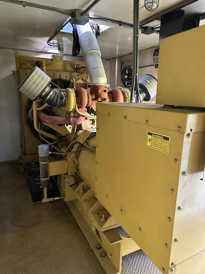 Used 750KW CATERPILLAR 3412 DIESEL GENERATOR