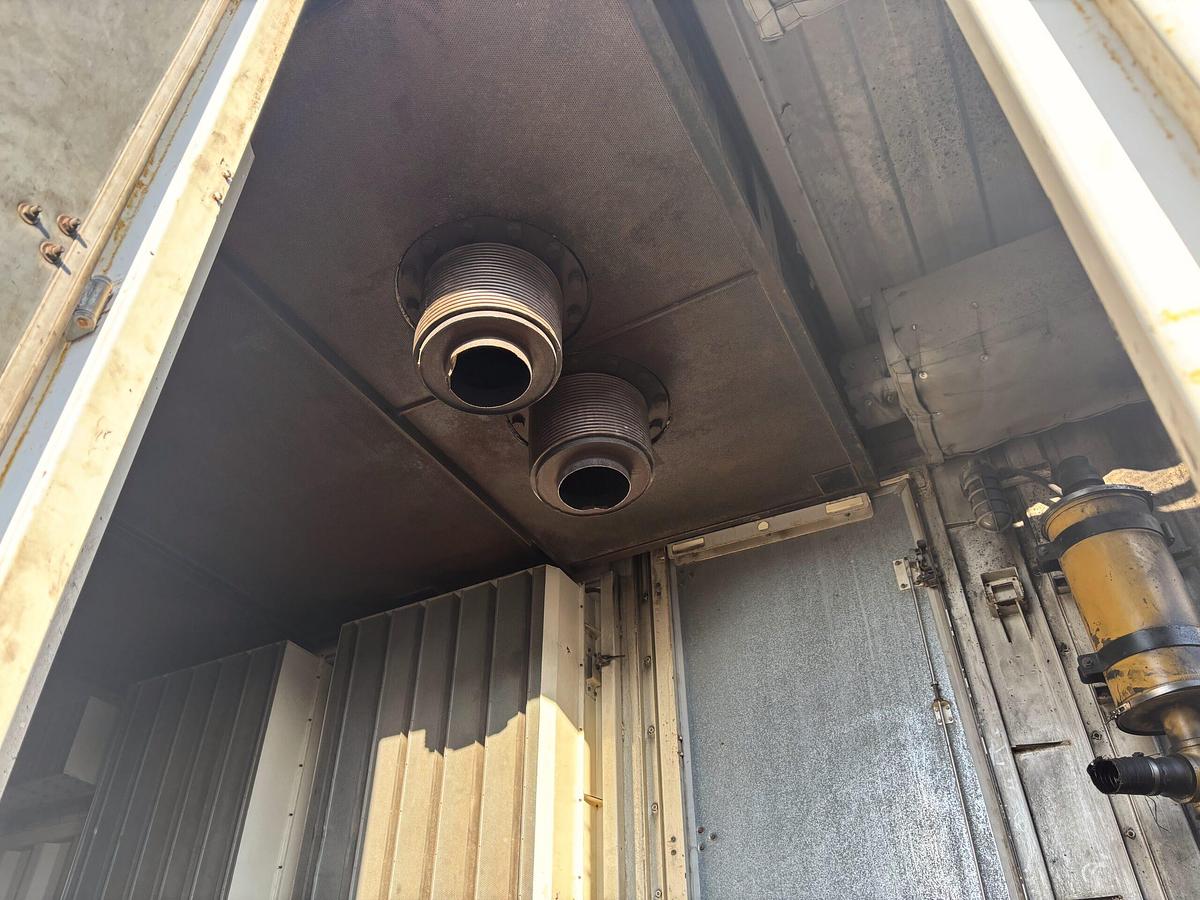 Used 2010 HYUNDAI 40 FT CHASSIS & CONTAINER