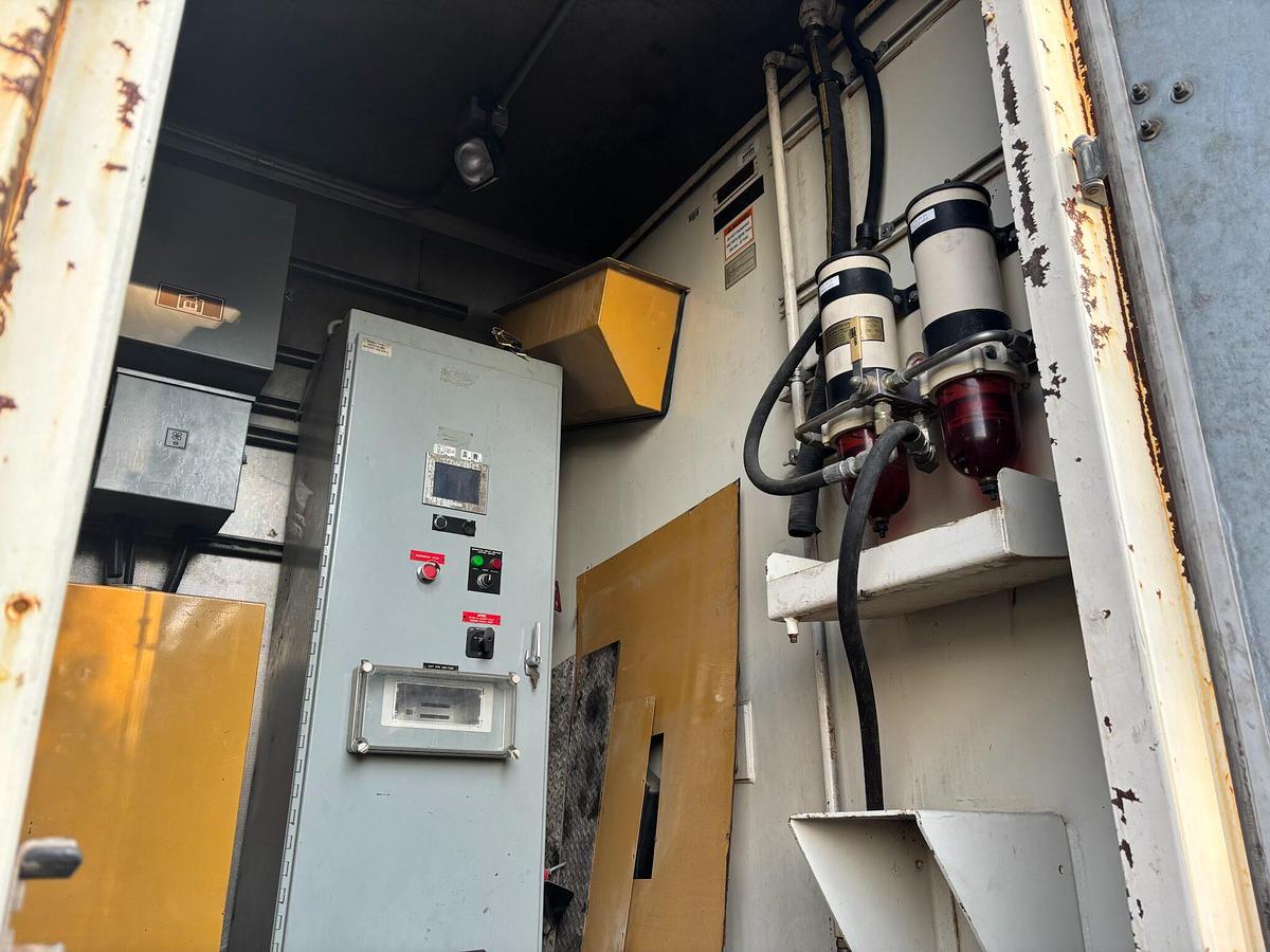 Used 2010 HYUNDAI 40 FT CHASSIS & CONTAINER