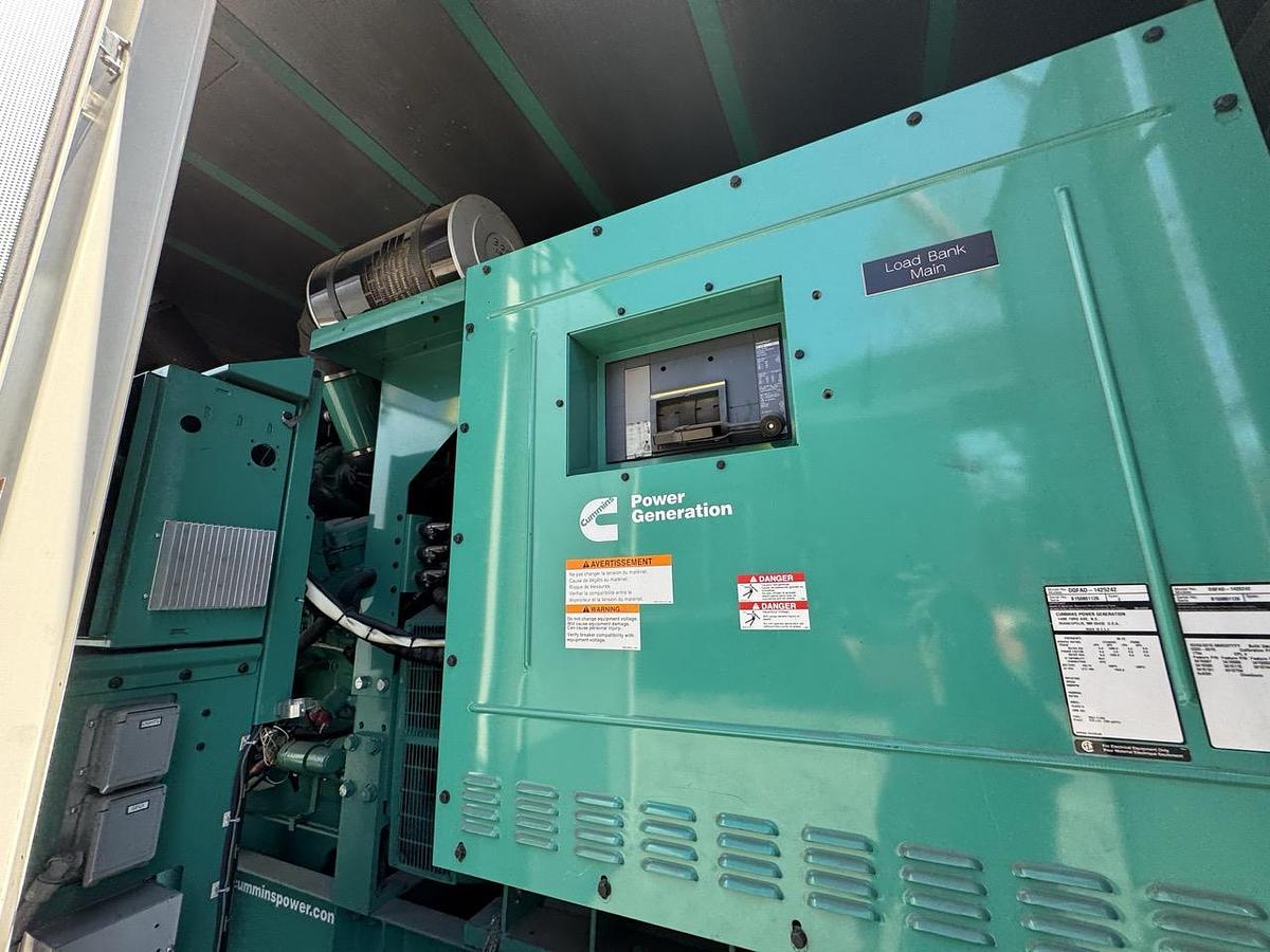 Used 1000KW CUMMINS DQFAD DIESEL GENERATOR