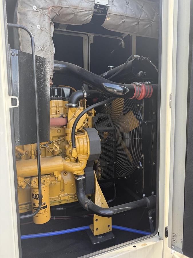 Used 2005 CATERPILLAR XQ400 MOBILE DIESEL GENERATOR