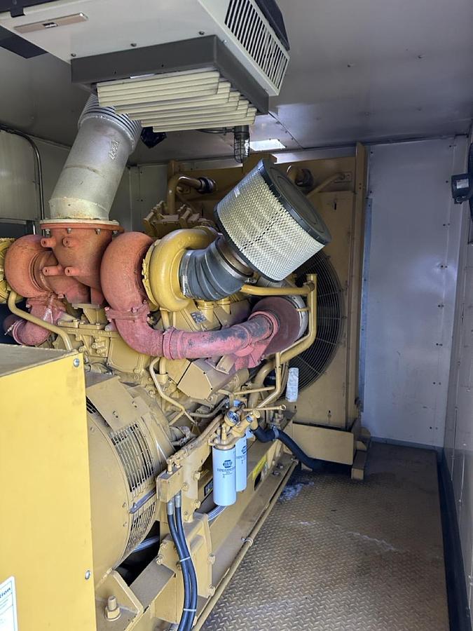 Used 750KW CATERPILLAR 3412 DIESEL GENERATOR