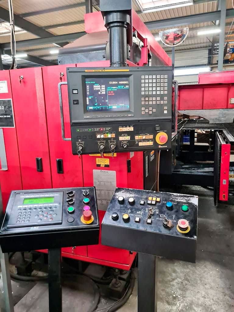Used Amada vipros 368 king - Punching machine - 2001