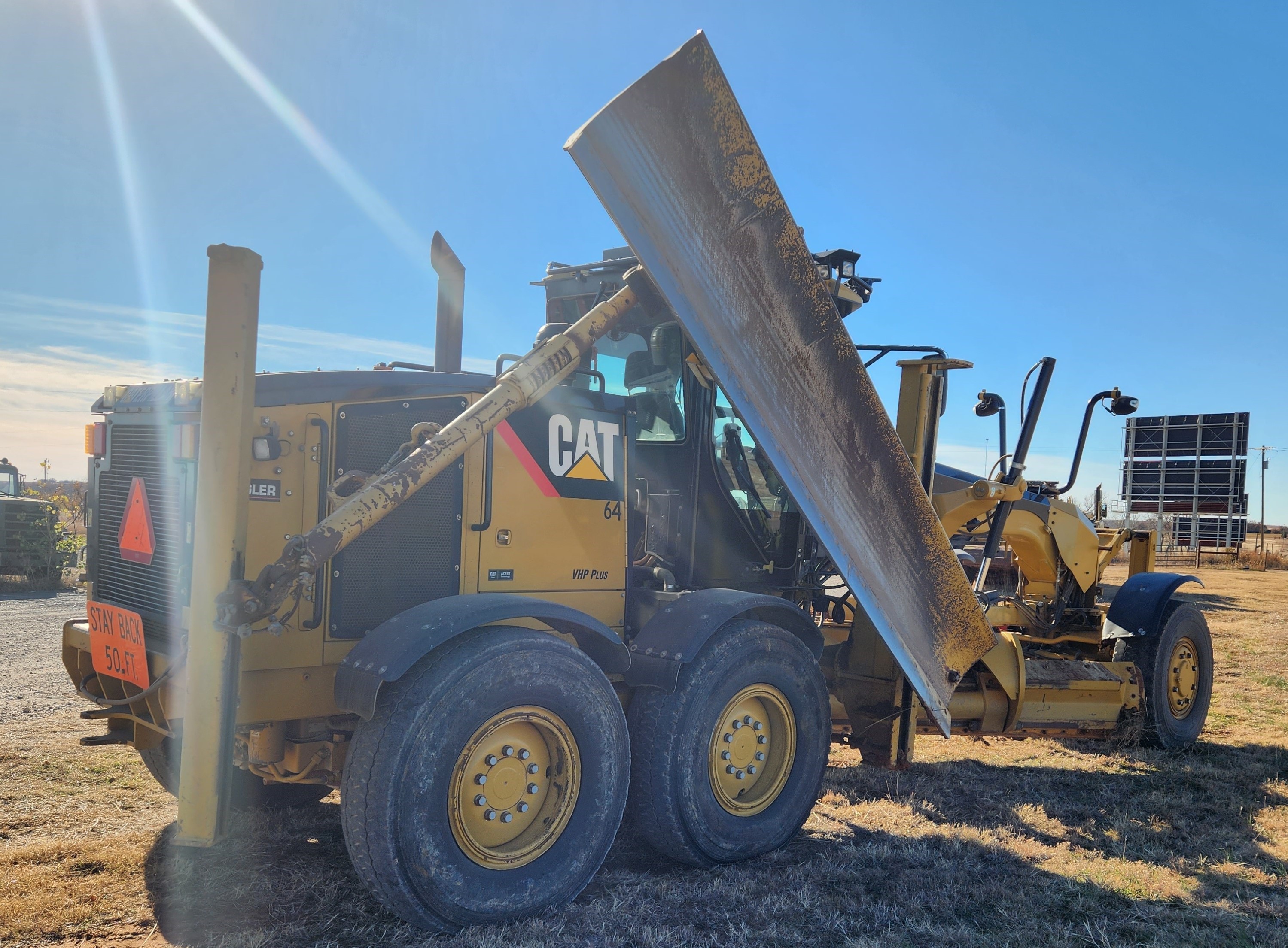 Used 2010 Caterpillar 160M with 14' board and removable snow wing