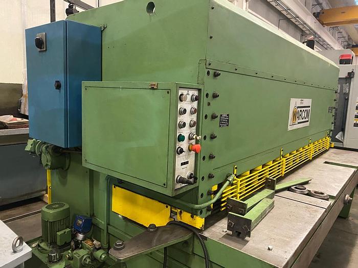 Used  Worcom Shearing machine