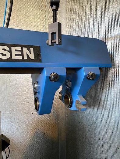 Used UNIVERSAL MILLING MACHINE, MANUF. PEDERSEN, MODEL VPU 910, SERIAL NO. 9086